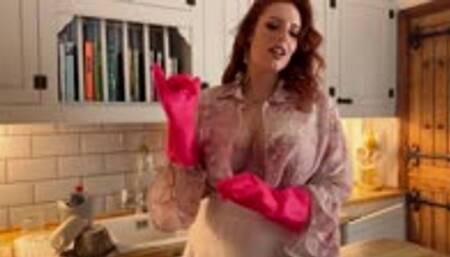 The Perfect Housewife - How To Perfectly Wash The Dishes