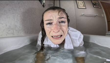 Bathtub Begging and Dunking with Nathalia 4k