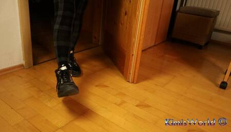 Plaid Tights & Stylish Sneakers – Dangling, Shoeplay & Foot Focus