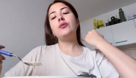 Noisy Ramen Feast – Slurping & Mouth Full of Noodles