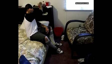 JEREMY MAKES NERD LICK HIS BAREFEET AND SUCK ON HIS TOES