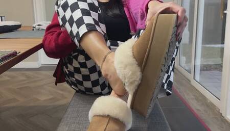 MY BEST FRIEND HAS A FOOT FETISH!!