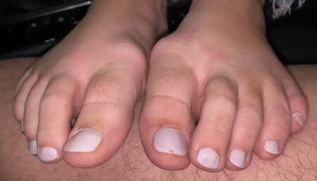 WHITE POLISHED LONG TOES FOOTJOB - SD