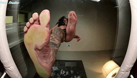 Furious Chicana BAREFOOT glass CRUSH! Giantess DOMINATION!! - MP4