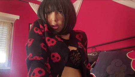 la bella schiava italiana ha i piedi così dolci