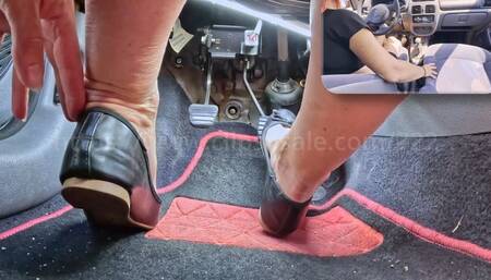 Joyce driving with ballet flats, barefeet and with heel - PIP feet - ballet part