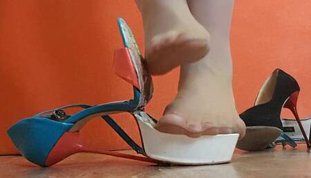 Wrecked sandals, high heels destruction, wrecked shoes, hard crush, broken heels