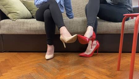 LEGS CROSSED SHOEPLAY AND FOOTSIE ON A COFFEE BREAK - MOV MOB