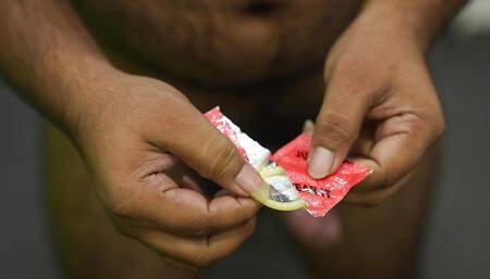 22 age tamil boy handjob with condom in cum short