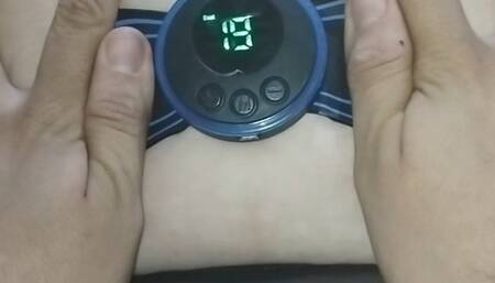 Punishing her belly button