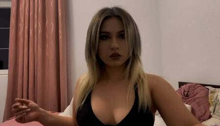 Perfect blondee SMOKING