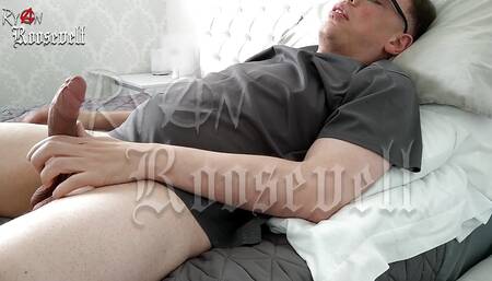 Relaxing wank on a Sunday (TRAILER)