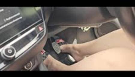 Power Style and Stiletto Mules: The Ultimate Commute - (OVERVIEW)