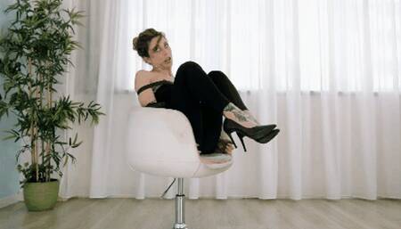 Scarlett and the conquest of the world (HUMOR)