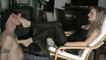 FootbitchForMadameLeandra (MP4)