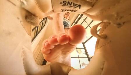 Maryana and the Sole Survivor Part 2 (Giantess unaware Crush) 4K Version VR360