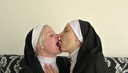 Trinity sisters kissing (mp4)
