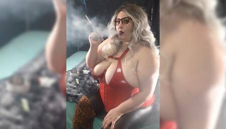 Blonde Nicki Pie with cigarette holder