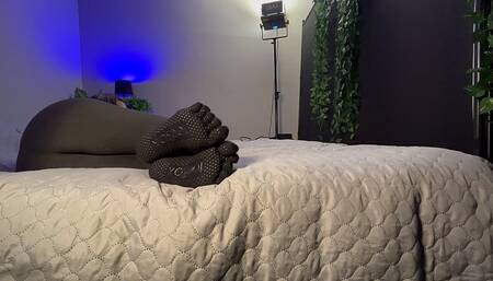 Pretty feet foot model foot fetish twerking in toe socks couldnt control myself