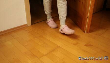 Dirty White Socks – Dangling and Foot Tease in Sweats