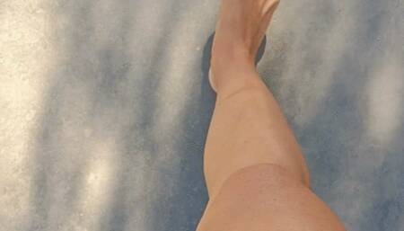 worship my feet while i walk on the sand and in the sea