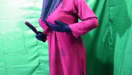 Muslim hijabi wife is satisfying her sexuality with eggplant and talking dirty