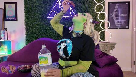 Alien Babe Swallows 16 Hot Dogs! No Chewing!