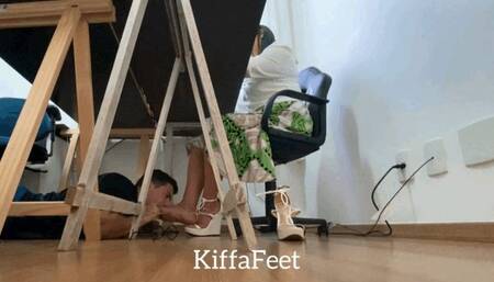 Goddess Kiffa - Computer technician glued on Kiffa feet - FOOT WORSHIP - FOOT DOMINATION - FOOT GAG - HUMILIATION - AMATEUR - HIGH HEELS - FOOT SMELLING - SOLES - CONSENSUAL CANDID 720p