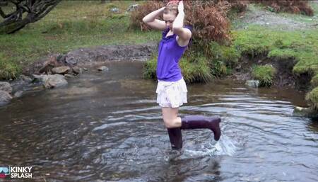 Welly Sploshing in Boots And No Panties - AVI