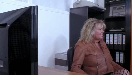 HE FUCK HIS FUTURE BOSS DURING HER INTERVIEW