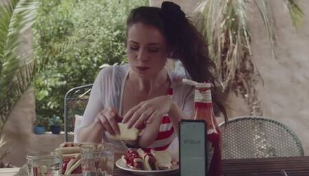 Hot Dog Stuffing Competition CruelAlice vs NovaNilla overeating