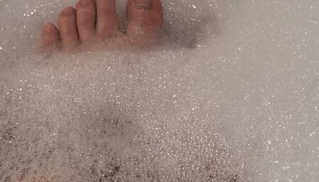 Splashing My Toes and Humming Along in My Cute Pink Bubble Bath ????