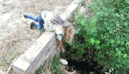 Walking in slippers MP4 (1920x1080) FHD