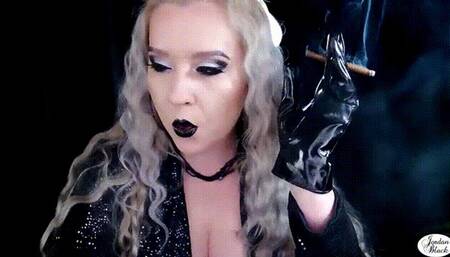 Moods cigarillo with black glossy lips and gloves [1080p, wmv]