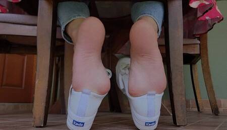 HOT BAREFOOT SHOEPLAY IN SNEAKERS BY NADIESKA