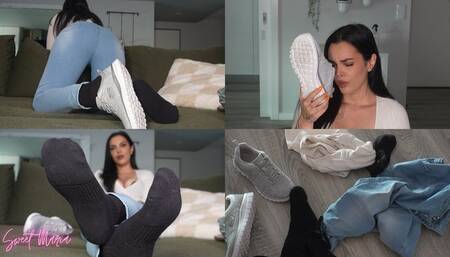 There's a monster behind my couch | Sweet Maria