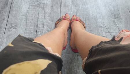 Princess Nicolle dangling on flat sandals