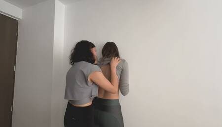 Nos encanta follar con medias y zapatillas