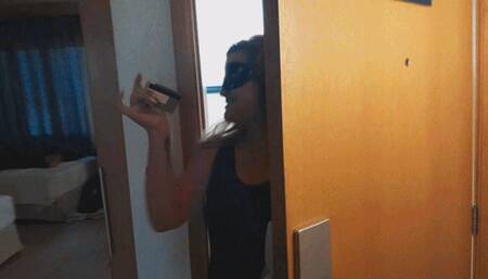 the Rainha Hera in all body tickling carnival