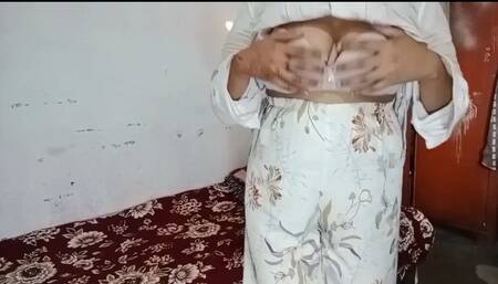 hot aunty seduce  servant when she is alone