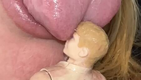 car salesman snack GIANTESS VORE