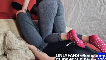 Amateur Knee Trampling in Socks and Leggings