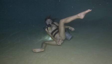 Night Time Scuba Masterbation with Nathalia