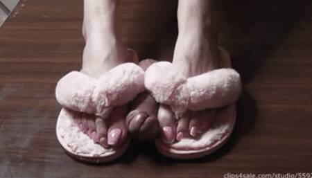 18_Long toenails fetish footjob and shoejob in flip flops HD