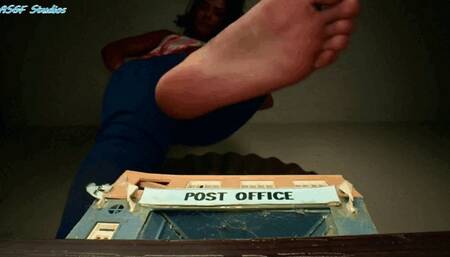 EIG Gigantic POV GIANTESS crush pt 7 - MP4