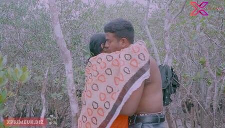 Hot Outdoor Sex with Desi Indian Bhabhi