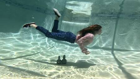 Nathalias Pool Portal Bathtub Fall-in