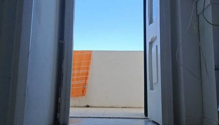 EXPOSED ASS ON THE BALCONY