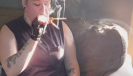 Nicotine Queen smokes 3 cigarettes at once