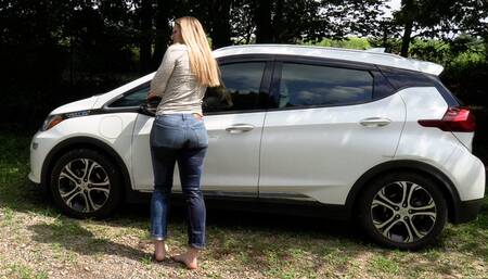 Breakdown (4K) - Nina Alder